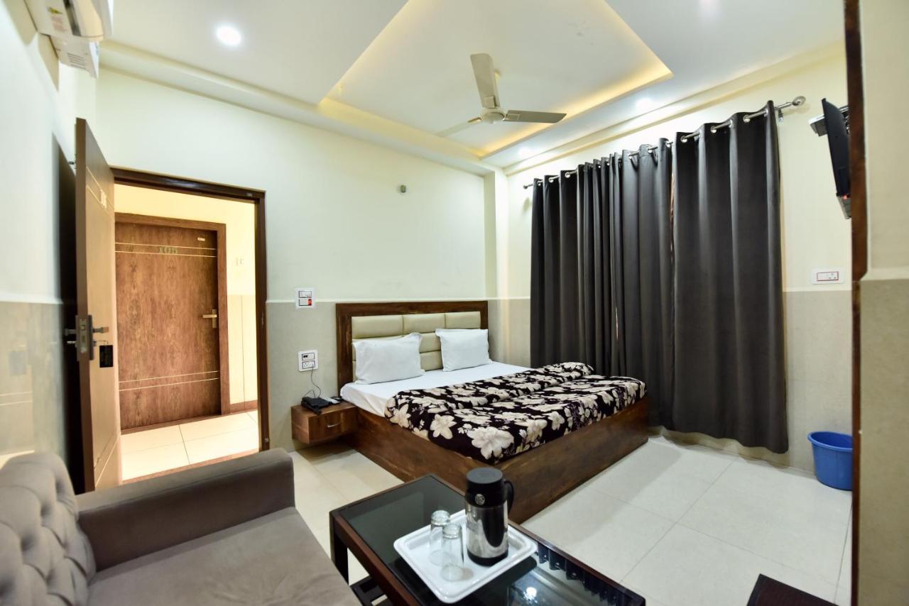 Royal Inn Jammu Esterno foto