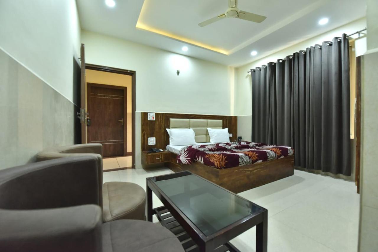 Royal Inn Jammu Esterno foto