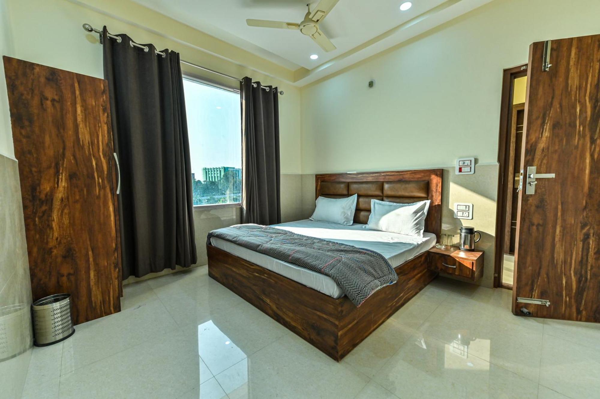 Royal Inn Jammu Esterno foto